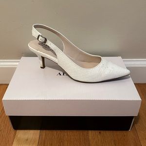 Alfani women’s white heel. Size 5.5